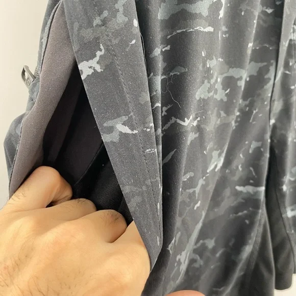 Lululemon T.H.E. Short Liner-less 7" Athletic Shorts Camouflage Blue Size Large - Picture 2 of 6